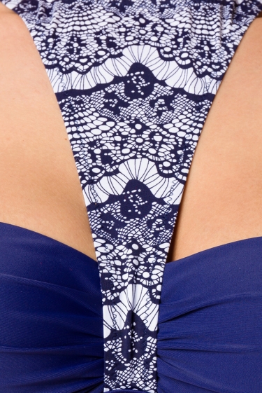 Hoge-nek bikini met gedrukte kantpatroon blauw